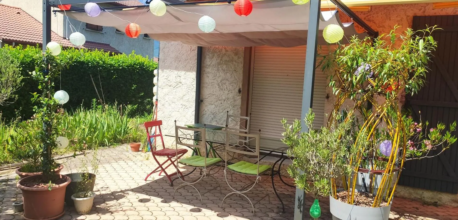 منزل للإقامة Immense Chambre Chez Claire, Quartier Calme, Cour Privee Varces-Allieres-et-Risset