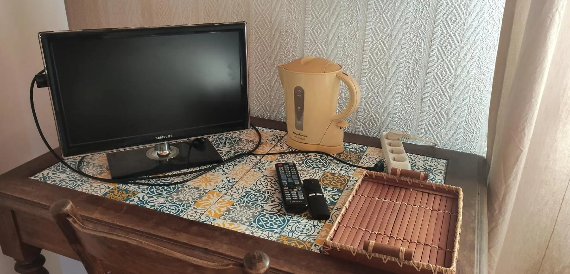 Immense Chambre Chez Claire, Quartier Calme, Cour Privee Varces-Allieres-et-Risset Homestay